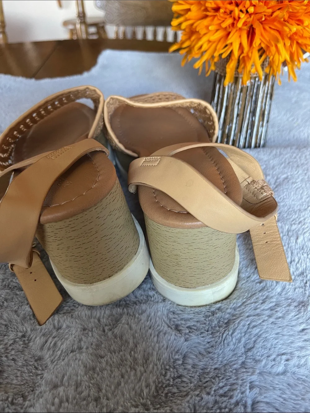 Universal Thread Beige Woven Platform Sandals